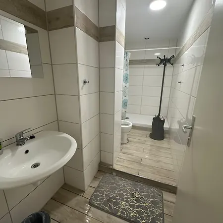 Проживание в семье Single With Privat Toilet In